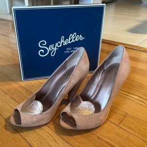 Seychelles heels